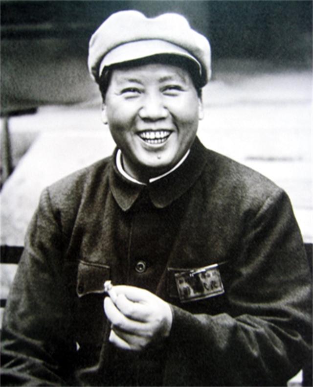 十大元帅中，只有这四位才是主席口中的“老总”，他们究竟是谁？