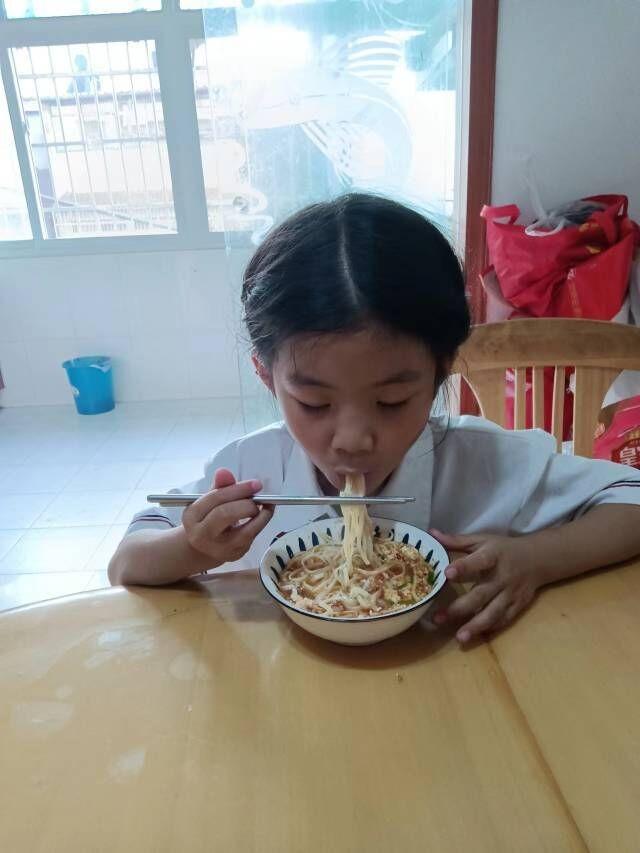 立夏手抄报简单又漂亮一等奖（立夏手抄报简单又漂亮三年级）