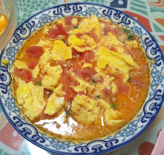 西红柿炒鸡蛋汤的做法视频，西红柿炒鸡蛋汤的做法视频教程！